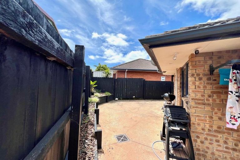 Photo of property in 60b Lothian Brae, Wattle Downs, Auckland, 2103