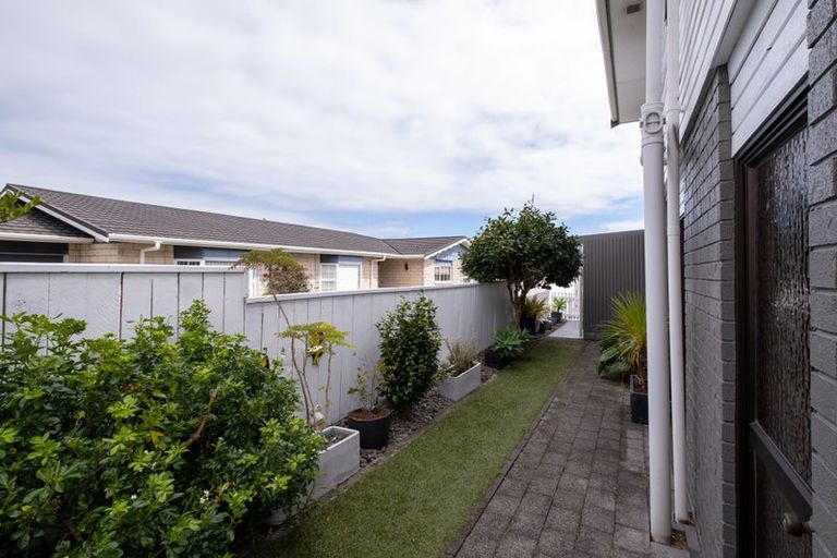Photo of property in 142 Parklands Avenue, Bell Block, New Plymouth, 4312