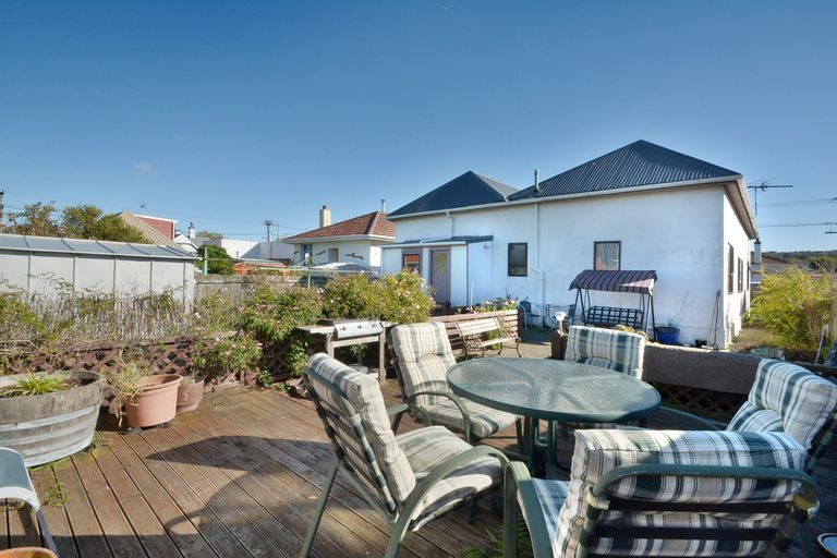 Photo of property in 115 Macandrew Road, South Dunedin, Dunedin, 9012
