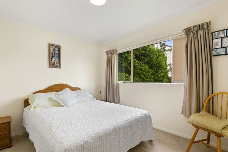 Photo of property in 102a Parkvale Road, Karori, Wellington, 6012
