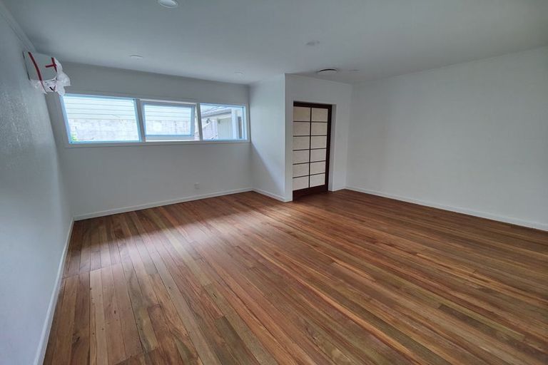 Photo of property in 32 Monarch Avenue, Hillcrest, Auckland, 0627