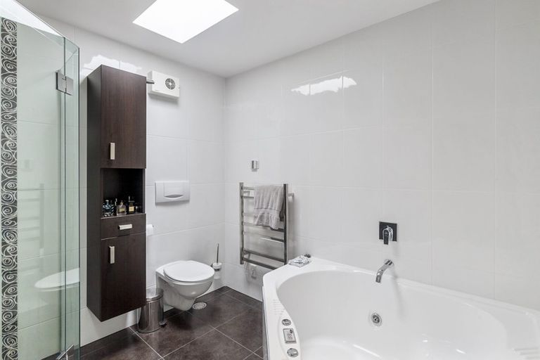 Photo of property in The Sands Apartments, 31/47 The Strand, Takapuna, Auckland, 0622