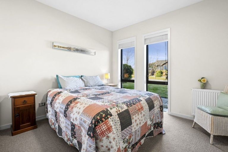 Photo of property in 21 Valley Crescent, Wanaka, 9305