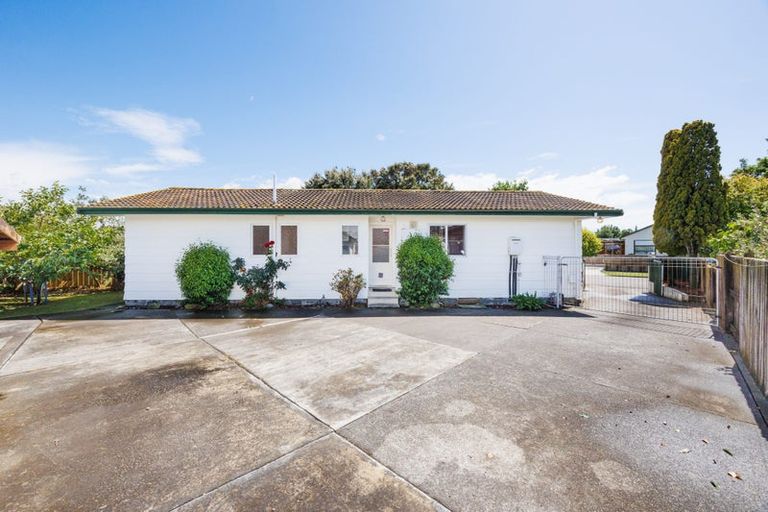 Photo of property in 14 Hillcrest Drive, Kelvin Grove, Palmerston North, 4414