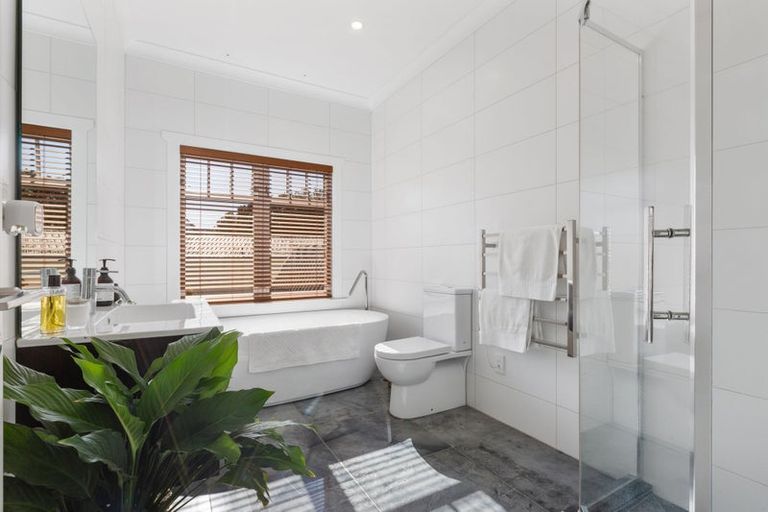 Photo of property in 24 Walter Road, Lowry Bay, Lower Hutt, 5013