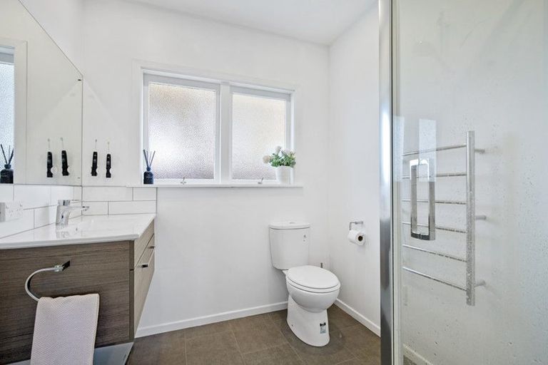 Photo of property in 15b Landscape Road, Pukekohe, 2120