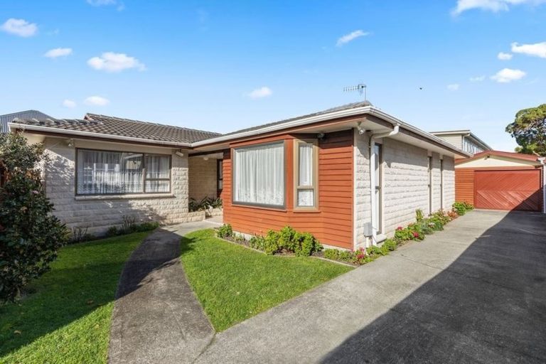 Photo of property in 47a Whites Line West, Woburn, Lower Hutt, 5010