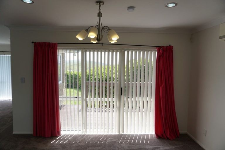 Photo of property in 4 Comber Place, Johnsonville, Wellington, 6037