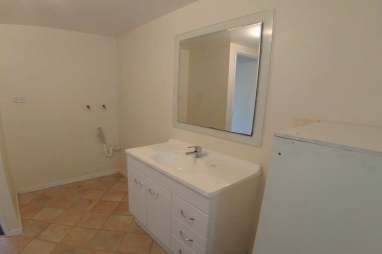 Photo of property in 56 Weatherly Road, Torbay, Auckland, 0630