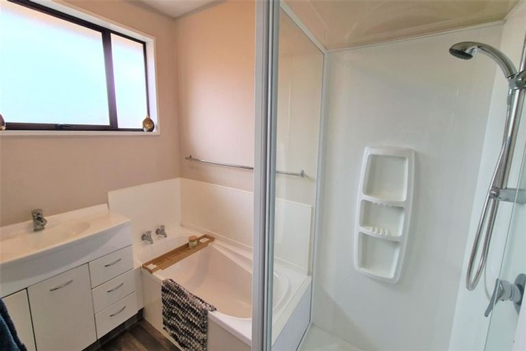 Photo of property in 1/39 Solomon Avenue, Redwood, Christchurch, 8051