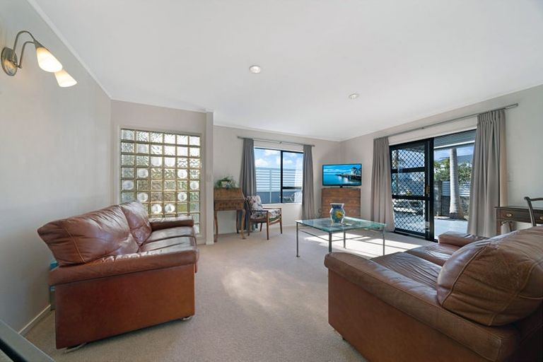 Photo of property in 12 Bay Vista Drive, Red Beach, 0932