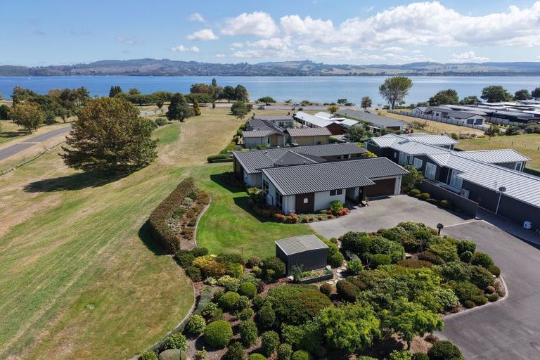 Photo of property in 30 Karapoto Lane, Rainbow Point, Taupo, 3330