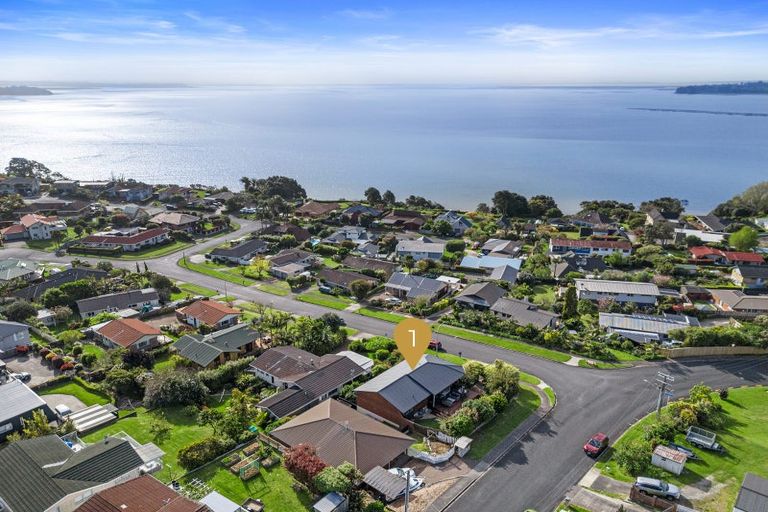 Photo of property in 1 Ruamoana Place, Omokoroa, 3114