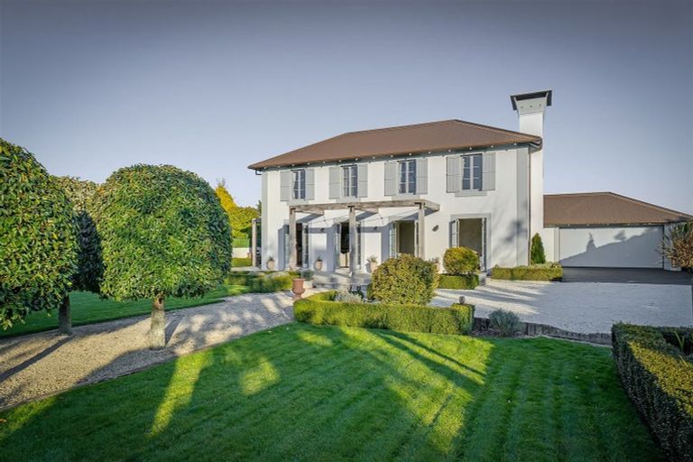 Photo of property in 100 Paparoa Street, Papanui, Christchurch, 8053