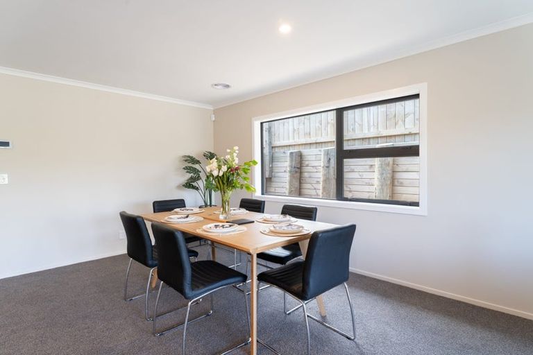 Photo of property in 62 Farnworth Terrace, Glenside, Wellington, 6037