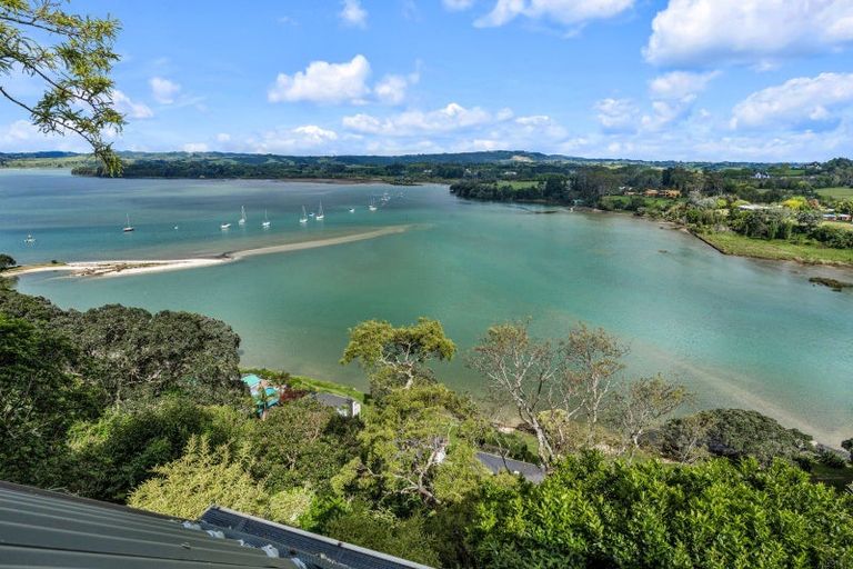 Photo of property in 47 Pohutukawa Avenue, Shelly Park, Auckland, 2014