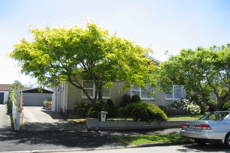 Photo of property in 17 Woodstock Place, Russley, Christchurch, 8042