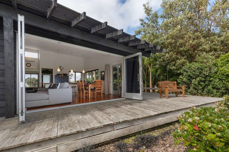 Photo of property in 20 Mowhanau Drive, Kai Iwi, Whanganui, 4574