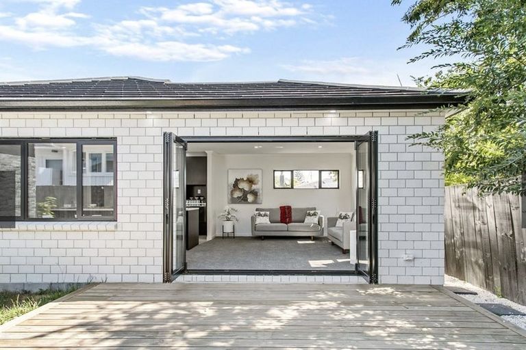 Photo of property in 99a Gloucester Road, Manurewa, Auckland, 2102