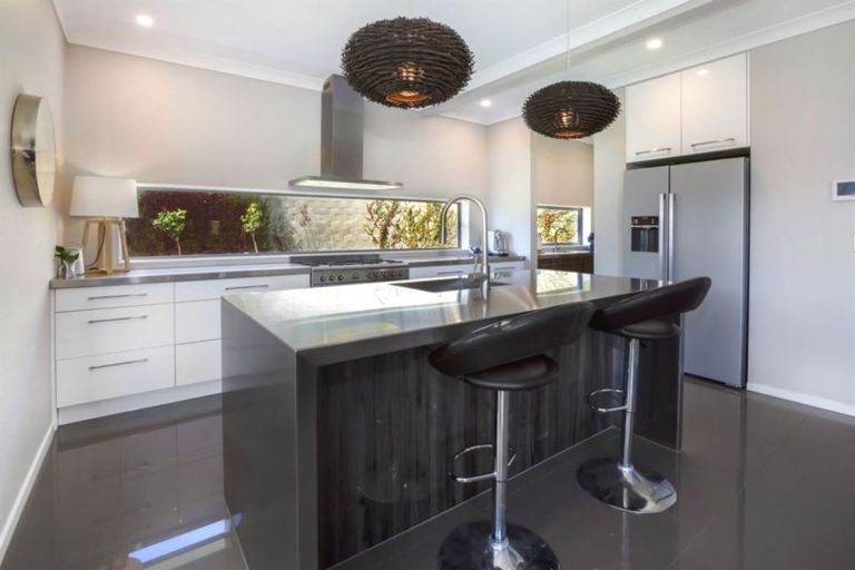 Photo of property in 129 Woodman Drive, Tawa, Wellington, 5028