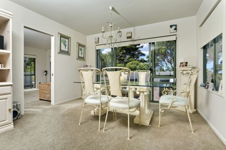 Photo of property in 26 Lorikeet Place, Unsworth Heights, Auckland, 0632