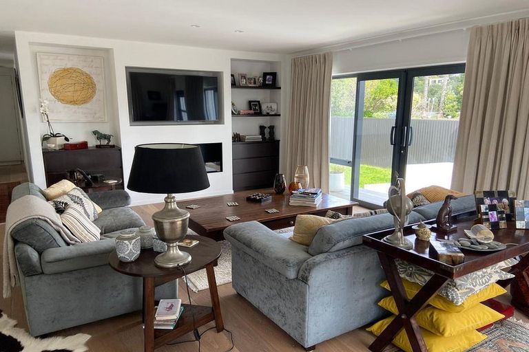 Photo of property in 1/2 Omana Road, Milford, Auckland, 0620