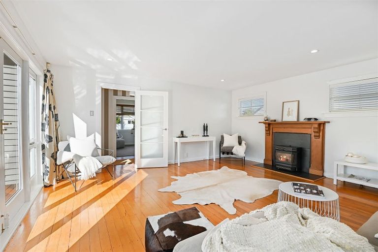 Photo of property in 35 Paparoa Street, Papanui, Christchurch, 8053