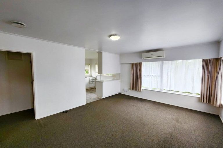 Photo of property in 2/28 Windy Ridge Road, Glenfield, Auckland, 0629