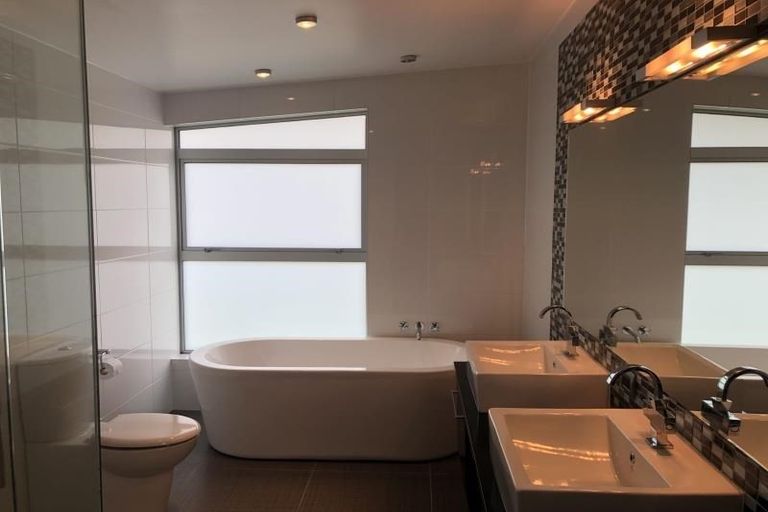 Photo of property in 62 Dyers Pass Road, Cashmere, Christchurch, 8022