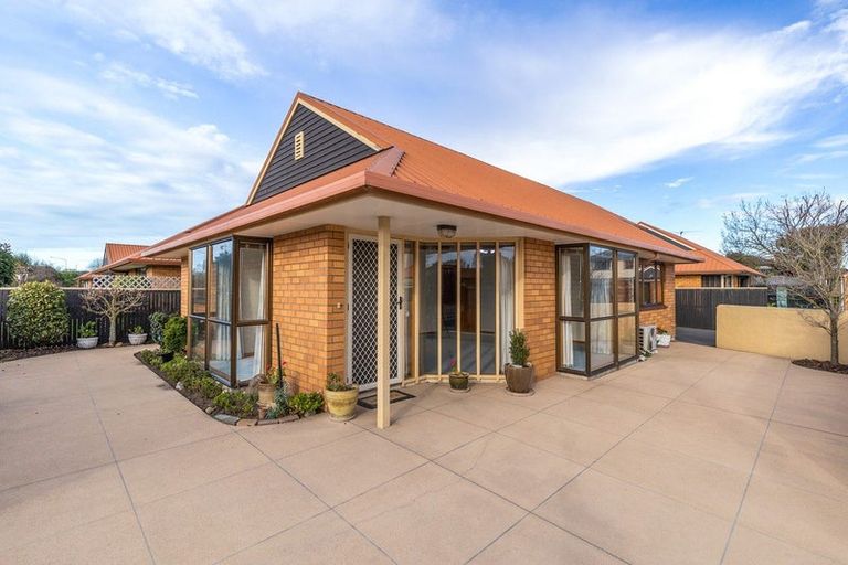 Photo of property in 1/41 Kilmarnock Street, Riccarton, Christchurch, 8011
