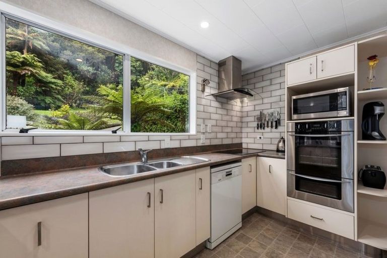 Photo of property in 477a Stokes Valley Road, Stokes Valley, Lower Hutt, 5019