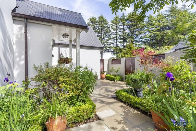 Photo of property in 374 Sawyers Arms Road, Harewood, Christchurch, 8051