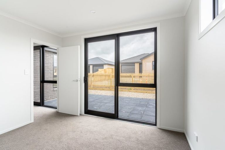 Photo of property in 26 Waruhia Crescent, Rototuna North, 3210
