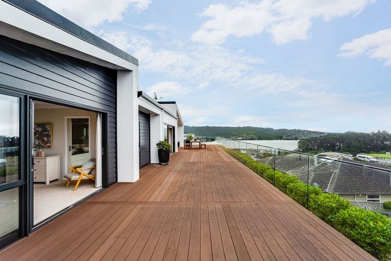 Photo of property in 14 Wangapeka Way, Aotea, Porirua, 5024