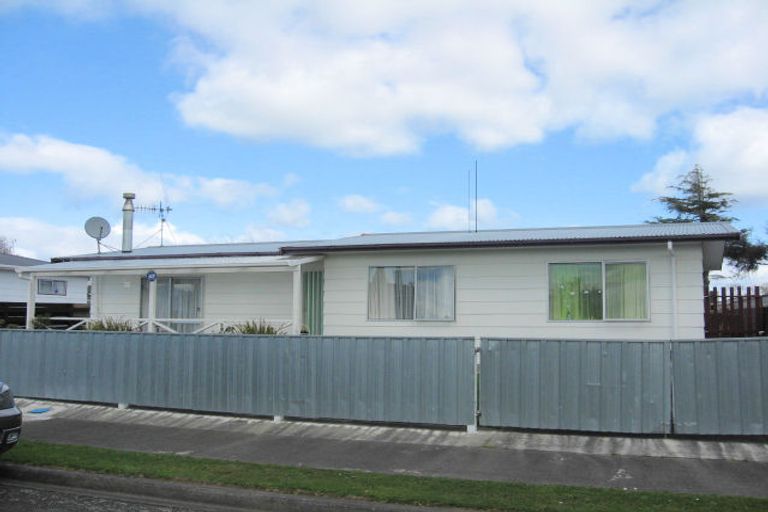 Photo of property in 4 Heather Street, Levin, 5510