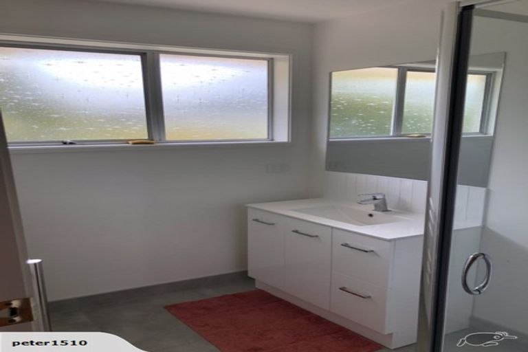 Photo of property in 2/32 Eastern Beach Road, Eastern Beach, Auckland, 2012