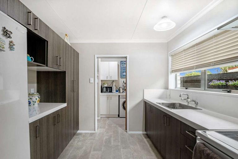 Photo of property in 2 Langley Avenue, Milson, Palmerston North, 4414