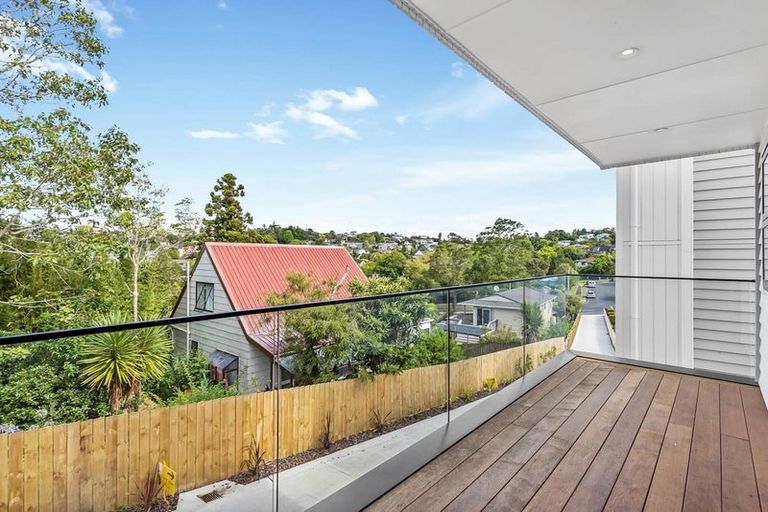 Photo of property in 116c Oaktree Avenue, Browns Bay, Auckland, 0630