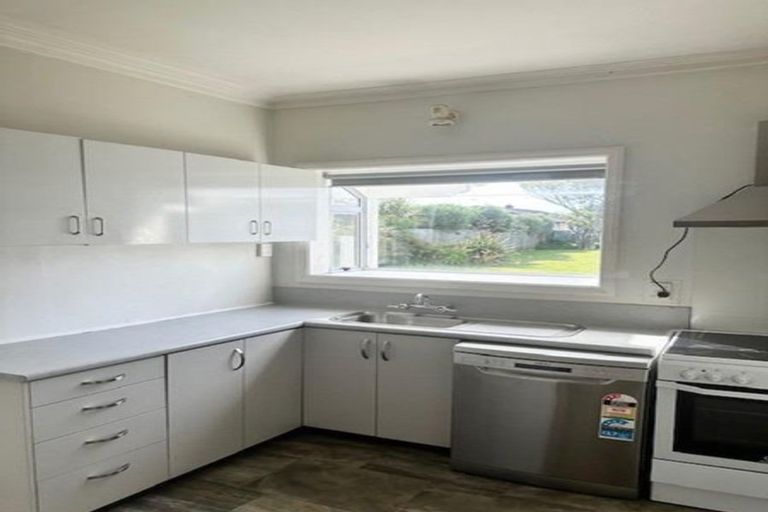 Photo of property in 7 Wilton Street, Westown, New Plymouth, 4310