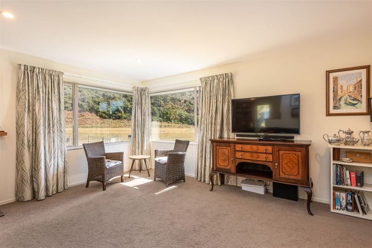 Photo of property in 107 Bay View Road, Moncks Bay, Christchurch, 8081