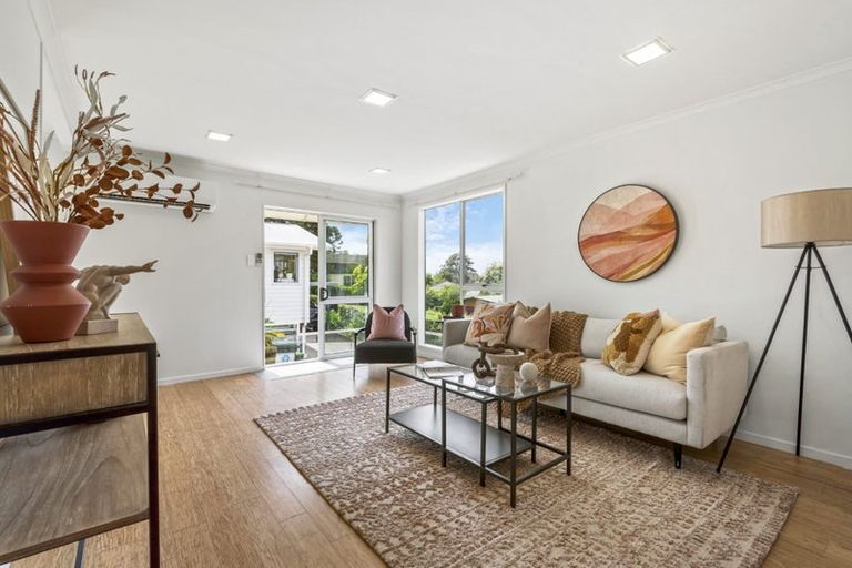 Photo of property in 16 Jayne Place, Torbay, Auckland, 0630