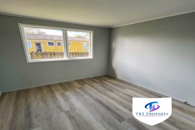 Photo of property in 7 Moncrieff Avenue, Clendon Park, Auckland, 2103