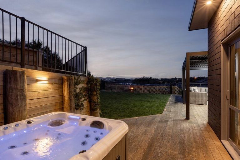 Photo of property in 10 Kissling Terrace, Pyes Pa, Tauranga, 3112