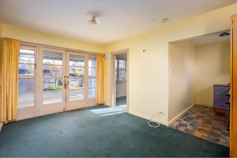 Photo of property in 50a Coopers Road, Dallington, Christchurch, 8061