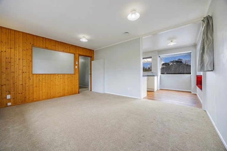 Photo of property in 57 Barrys Road, Glendene, Auckland, 0602