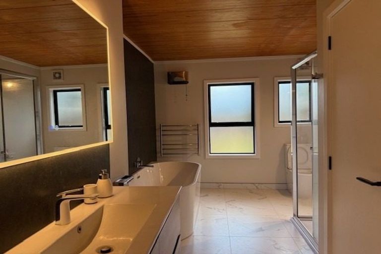 Photo of property in 2 Keam Way, Welcome Bay, Tauranga, 3112