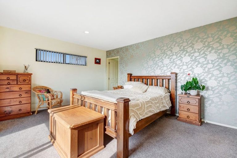 Photo of property in 18 Roseville Road, Gulf Harbour, Whangaparaoa, 0930