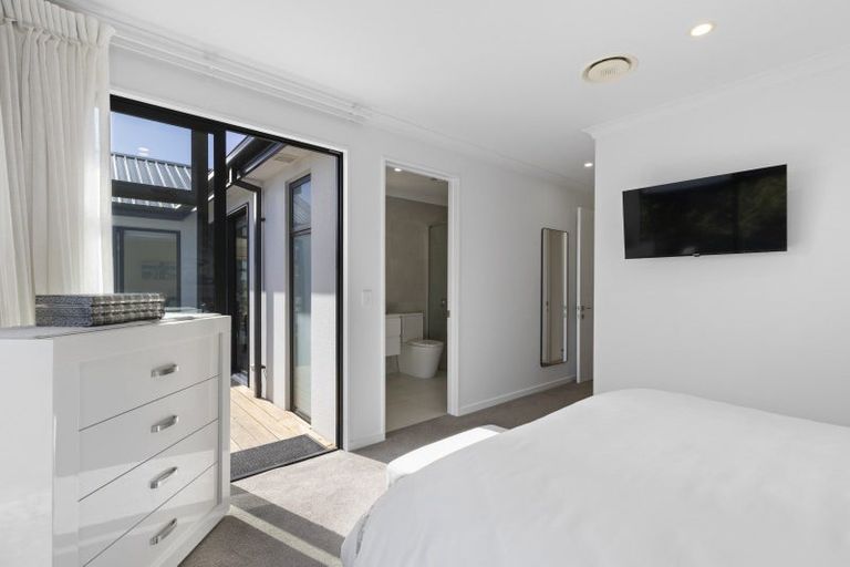 Photo of property in 52 Manakura Street, Russley, Christchurch, 8042