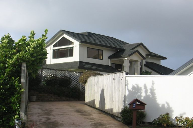 Photo of property in 6 Ridley Green, Churton Park, Wellington, 6037