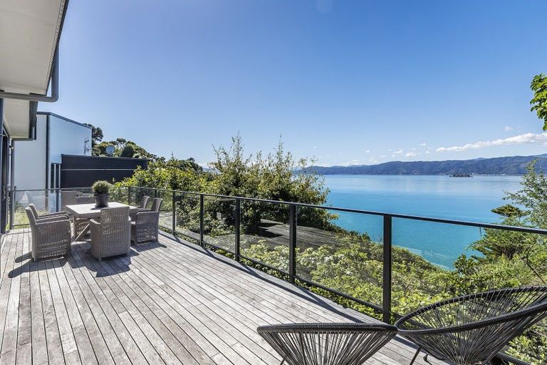 Photo of property in 67 Pretoria Road, Karaka Bays, Wellington, 6022